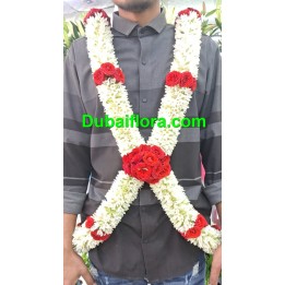 Fresh Baddi with Tube Roses and Baby Roses