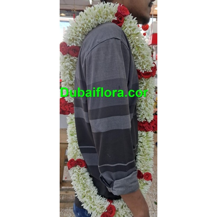 Fresh Baddi with Tube Roses and Baby Roses