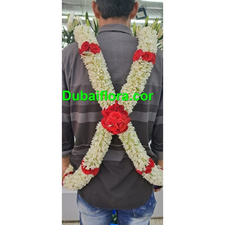 Fresh Baddi with Tube Roses and Baby Roses