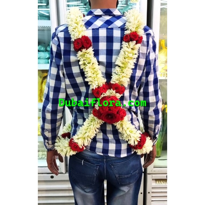 Fresh Baddi with Tube Roses and Baby Rose