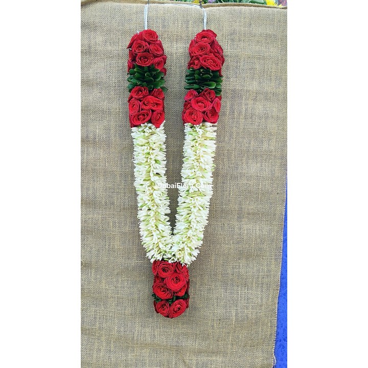 Fresh Tuberose & Red Baby Rose Garland with Green Leaves – 30 Inches