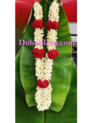 Jasmine Garland with baby roses 