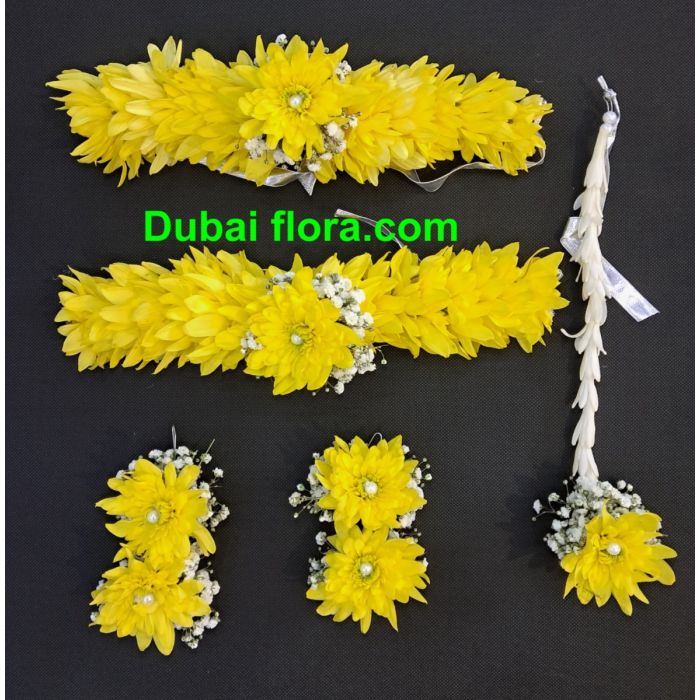 Bridal set with yellow Chrysanthemums and gypsophila delivery dubai 