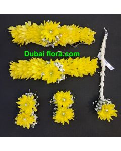 Bridal set with yellow Chrysanthemums and gypsophila delivery dubai 